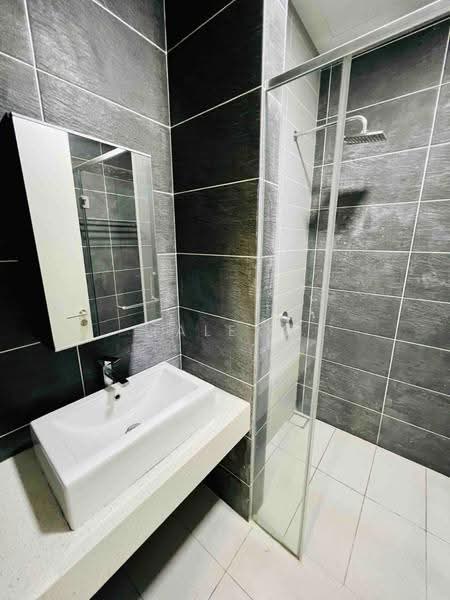 Kediaman Servis untuk Disewa di Le Pavillion - Alex Chong - Bathroom - PropertyGuru.com.my