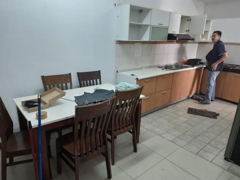 Kediaman Servis untuk Disewa di Scott Sentral - Ranjith . - Kitchen - PropertyGuru.com.my