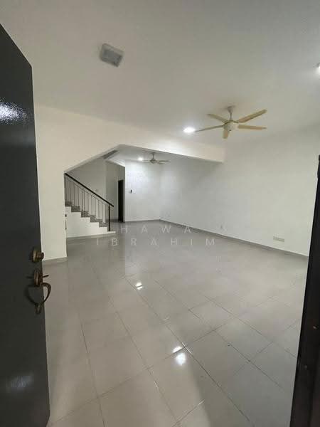 2-storey Terraced House for Sale in Taman Pelangi Semenyih 2 (Semenyih) - Hawa Ibrahim - Living Room - PropertyGuru.com.my