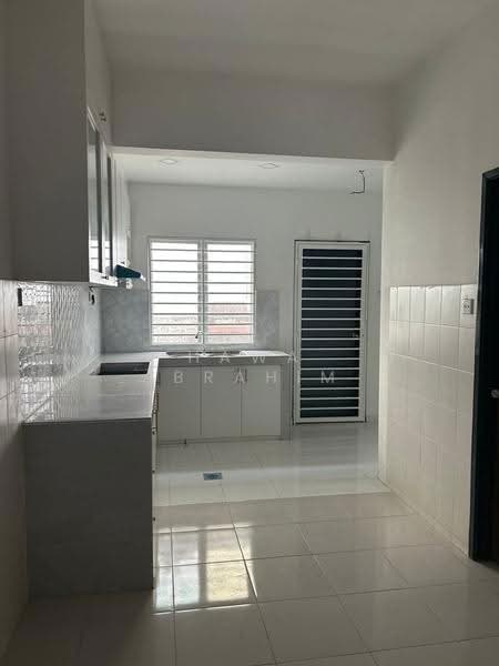 2-storey Terraced House for Sale in Taman Pelangi Semenyih 2 (Semenyih) - Hawa Ibrahim - Kitchen - PropertyGuru.com.my