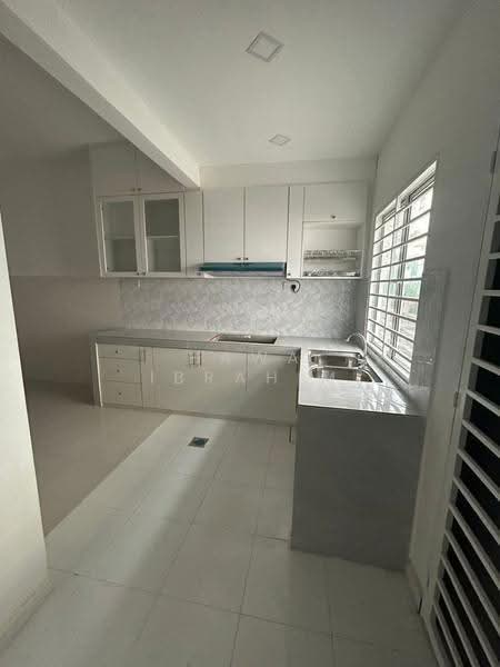 2-storey Terraced House for Sale in Taman Pelangi Semenyih 2 (Semenyih) - Hawa Ibrahim - Kitchen - PropertyGuru.com.my