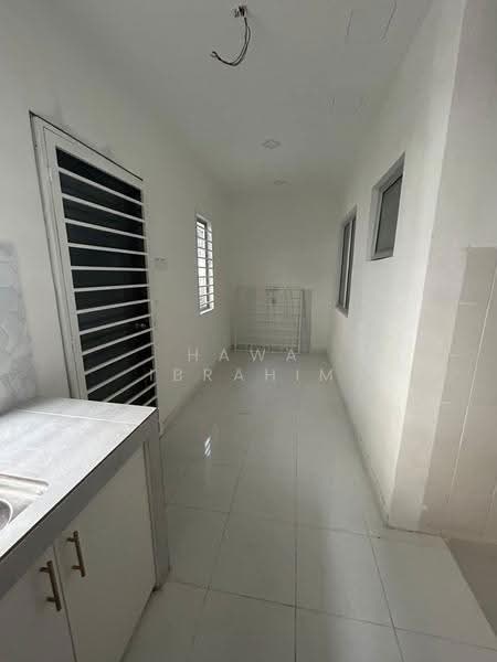2-storey Terraced House for Sale in Taman Pelangi Semenyih 2 (Semenyih) - Hawa Ibrahim - Corridor - PropertyGuru.com.my