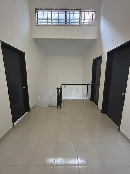 2-storey Terraced House for Sale in Taman Pelangi Semenyih 2 (Semenyih) - Hawa Ibrahim - Corridor - PropertyGuru.com.my