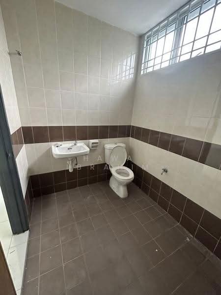 2-storey Terraced House for Sale in Taman Pelangi Semenyih 2 (Semenyih) - Hawa Ibrahim - Bathroom - PropertyGuru.com.my