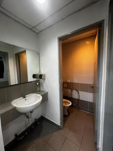 Shop / Office for Rent in Petaling Jaya (Selangor) - Desmond Tang - Bathroom - PropertyGuru.com.my