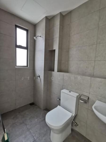 Rumah Teres untuk Dijual di Telok Panglima Garang (Selangor) - Jeff Chong - Bathroom - PropertyGuru.com.my