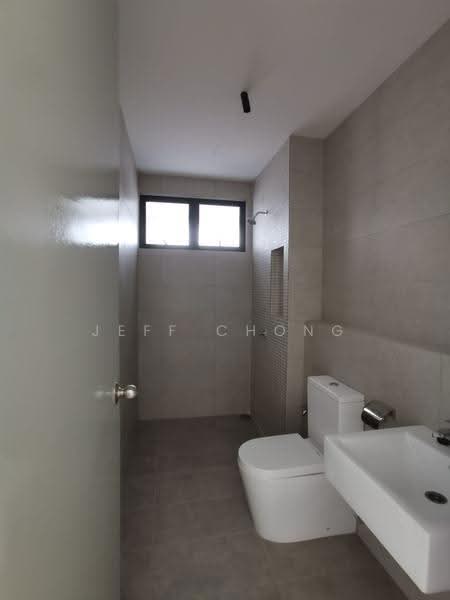 Rumah Teres untuk Dijual di Telok Panglima Garang (Selangor) - Jeff Chong - Bathroom - PropertyGuru.com.my