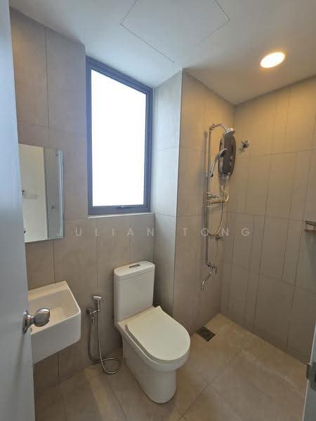 Kediaman Servis untuk Disewa di Kenwingston Platz - Julian Tong - Bathroom - PropertyGuru.com.my