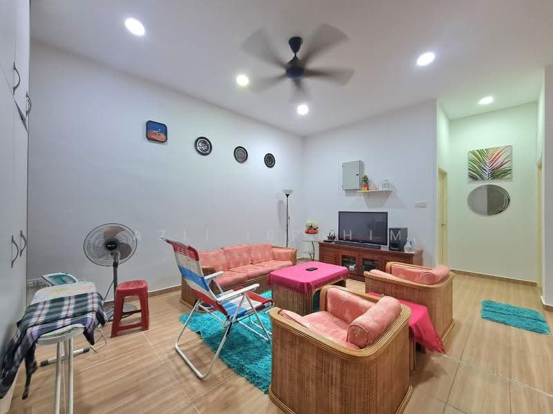 Rumah Berkembar untuk Dijual di Au 2 (Ulu Kelang) - Azli Ibrahim - Living Room - PropertyGuru.com.my