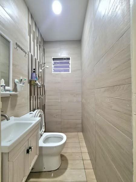 Rumah Berkembar untuk Dijual di Au 2 (Ulu Kelang) - Azli Ibrahim - Bathroom - PropertyGuru.com.my