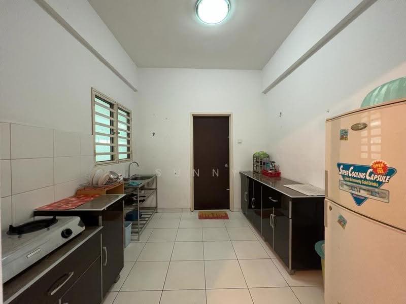 Pangsapuri untuk Disewa di One World 2 (1-Sky) - Sunny Tse - Kitchen - PropertyGuru.com.my