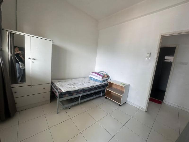Pangsapuri untuk Disewa di One World 2 (1-Sky) - Sunny Tse - Bedroom - PropertyGuru.com.my