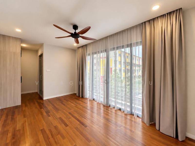 Rumah Teres 3.5-Tingkat untuk Disewa di Rawang (Selangor) - Visaghan Naidu - Living Room - PropertyGuru.com.my