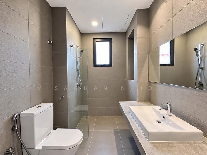 Rumah Teres 3.5-Tingkat untuk Disewa di Rawang (Selangor) - Visaghan Naidu - Bathroom - PropertyGuru.com.my