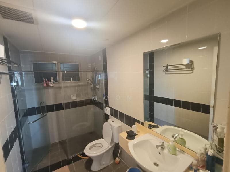 Kondominium untuk Dijual di Koi Kinrara - Moon Chiew - Bathroom - PropertyGuru.com.my