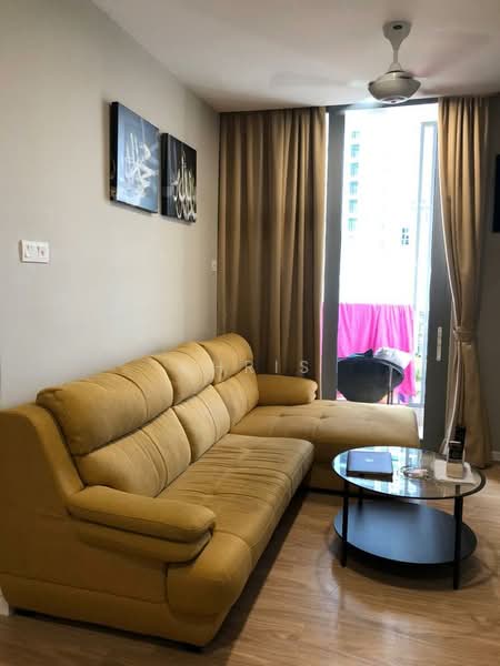 Kondominium untuk Disewa di Lakefront Residence - Chris Lee - Living Room - PropertyGuru.com.my