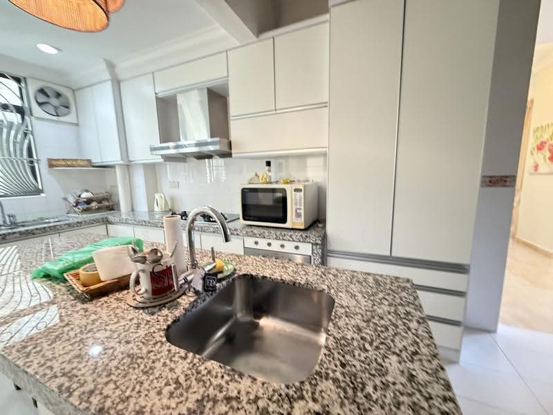 Condominium for Sale at Pearl View - Stefany Kee - Kitchen - PropertyGuru.com.my