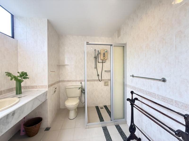 Condominium for Sale at Pearl View - Stefany Kee - Bathroom - PropertyGuru.com.my