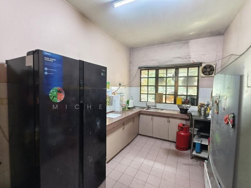 2-storey Terraced House for Sale in Taman Sungai Besi Indah (Seri Kembangan) - Michelle Siow - Kitchen - PropertyGuru.com.my