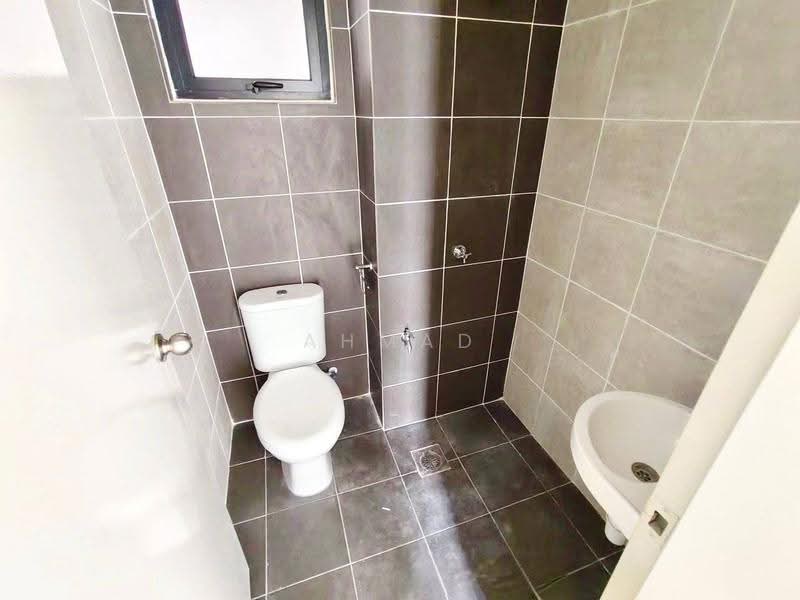 Apartment for Sale at Sri Tanjung - Ahmad Muslim - Bathroom - PropertyGuru.com.my