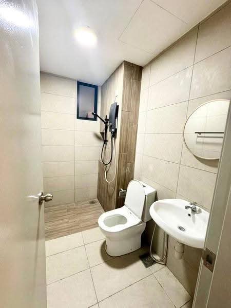 Kediaman Servis untuk Dijual di You City 3 - Ahmad Muslim - Bathroom - PropertyGuru.com.my