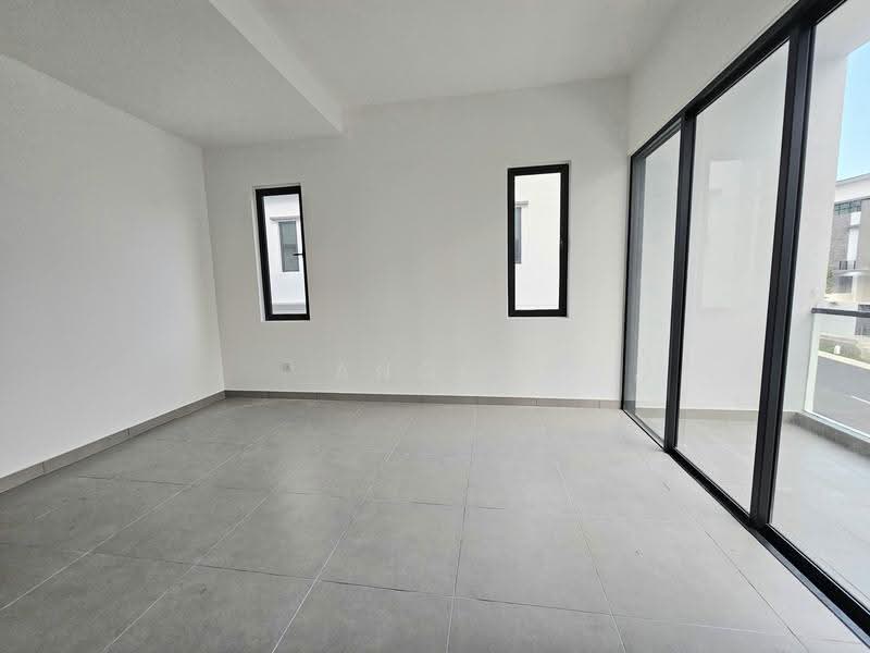 3-storey Terraced House for Sale in Batu 9 (Cheras) - Angel Ng - Balcony - PropertyGuru.com.my