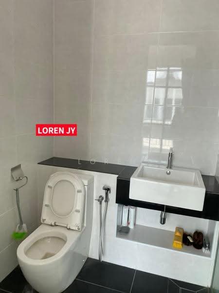 Terraced House for Rent in Bandar Cassia (Batu Kawan) - Loren Jia Ying - Bathroom - PropertyGuru.com.my