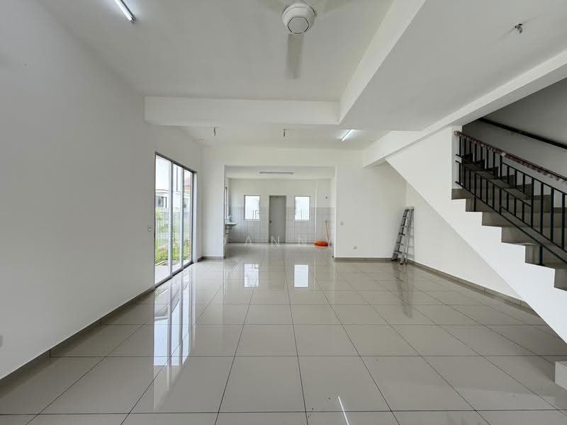 2-storey Terraced House for Sale in Bandar Rimbayu (Telok Panglima Garang) - Danny Wong - Living Room - PropertyGuru.com.my