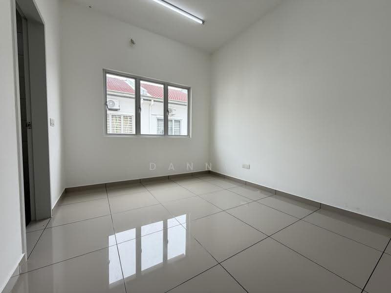 2-storey Terraced House for Sale in Bandar Rimbayu (Telok Panglima Garang) - Danny Wong - PropertyGuru.com.my