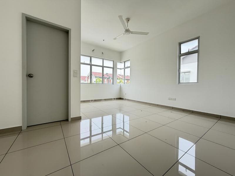 2-storey Terraced House for Sale in Bandar Rimbayu (Telok Panglima Garang) - Danny Wong - Interior - PropertyGuru.com.my