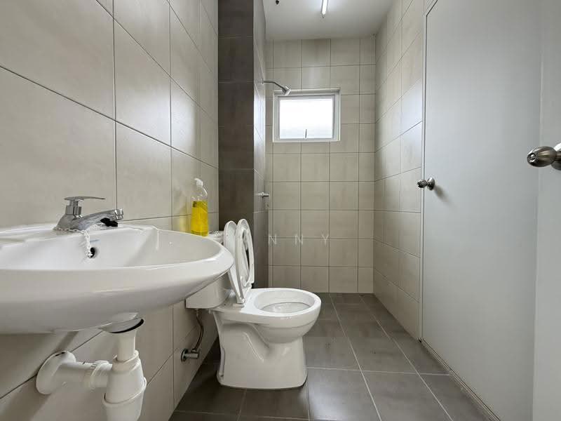 2-storey Terraced House for Sale in Bandar Rimbayu (Telok Panglima Garang) - Danny Wong - Bathroom - PropertyGuru.com.my