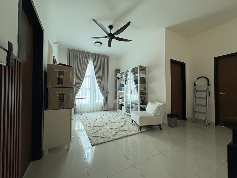 Cluster House for Sale in Johor Bahru (Johor) - Deric Ng - Living Room - PropertyGuru.com.my