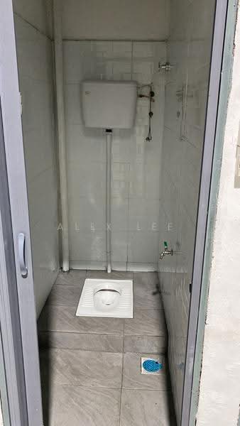 Gudang untuk Disewa di Kapar (Selangor) - Alex Lee - Bathroom - PropertyGuru.com.my
