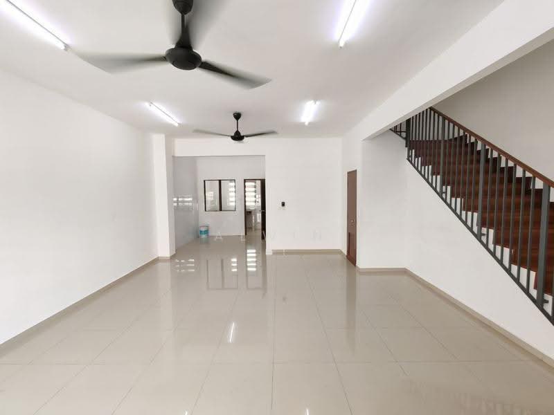 2-storey Terraced House for Rent in Setia Utama (Setia Alam) - Alwin Lee - Living Room - PropertyGuru.com.my