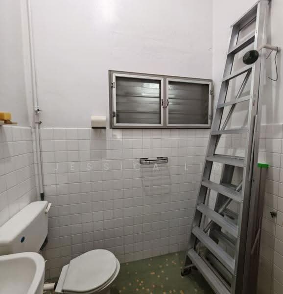 Rumah Teres 2-Tingkat untuk Dijual di Kepong Baru (Kepong) - Jessica Lim - Bathroom - PropertyGuru.com.my