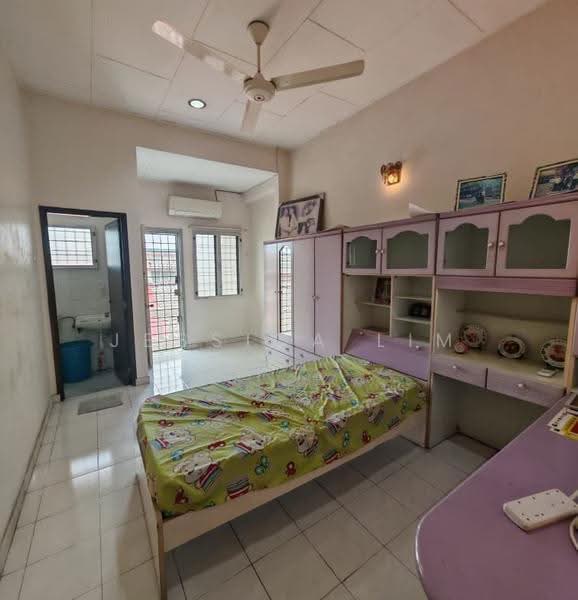 Rumah Teres 2-Tingkat untuk Dijual di Kepong Baru (Kepong) - Jessica Lim - Bedroom - PropertyGuru.com.my