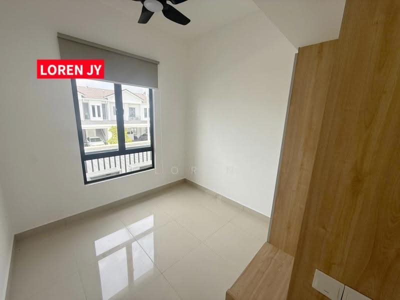 Townhouse for Rent in Bandar Cassia (Batu Kawan) - Loren Jia Ying - Bedroom - PropertyGuru.com.my