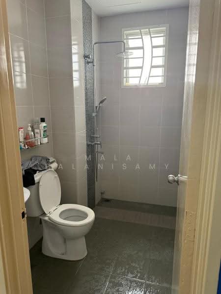 Semi-Detached House for Sale in Bandar Parklands (Klang) - Mala Palanisamy - Bathroom - PropertyGuru.com.my