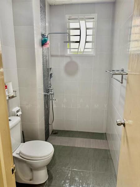 Semi-Detached House for Sale in Bandar Parklands (Klang) - Mala Palanisamy - Bathroom - PropertyGuru.com.my