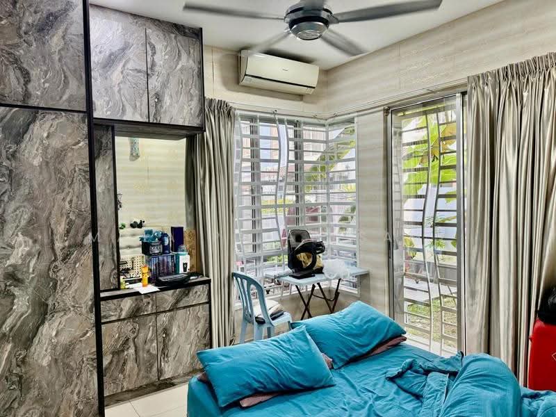 Semi-Detached House for Sale in Bandar Parklands (Klang) - Mala Palanisamy - Bedroom - PropertyGuru.com.my
