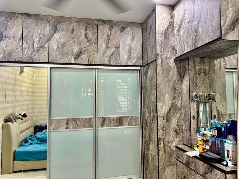 Semi-Detached House for Sale in Bandar Parklands (Klang) - Mala Palanisamy - Bedroom - PropertyGuru.com.my