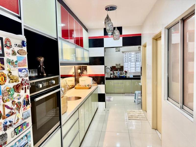 Semi-Detached House for Sale in Bandar Parklands (Klang) - Mala Palanisamy - Kitchen - PropertyGuru.com.my