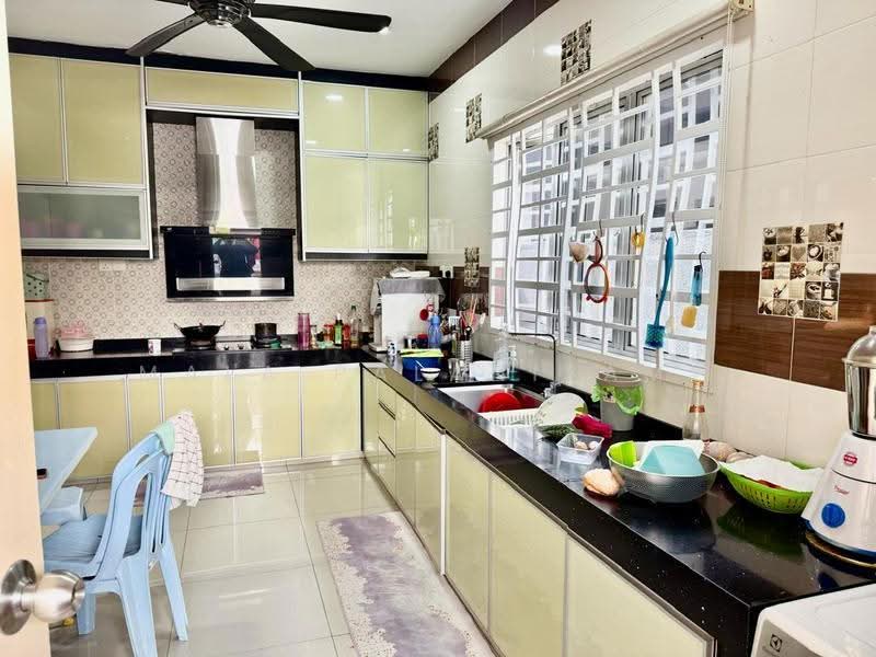 Semi-Detached House for Sale in Bandar Parklands (Klang) - Mala Palanisamy - Kitchen - PropertyGuru.com.my