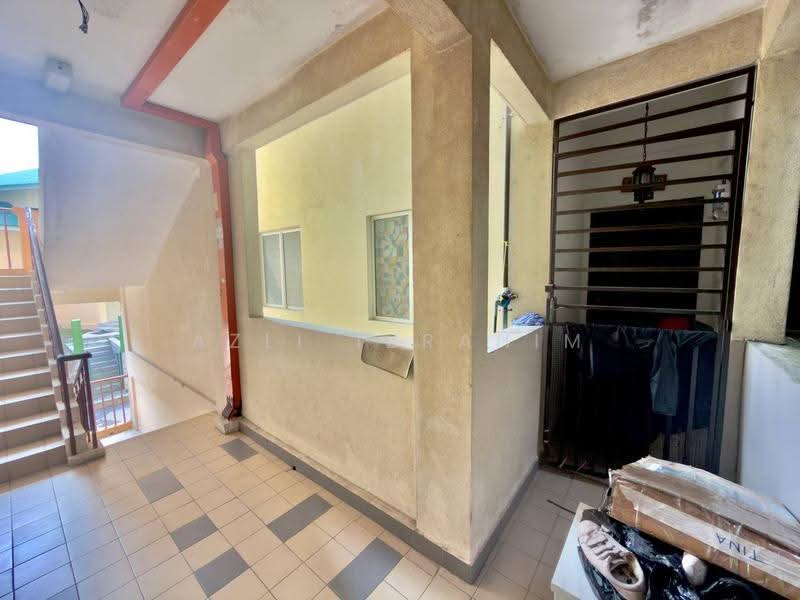 Pangsapuri untuk Dijual di Taman Cheras Intan - Azli Ibrahim - Corridor - PropertyGuru.com.my
