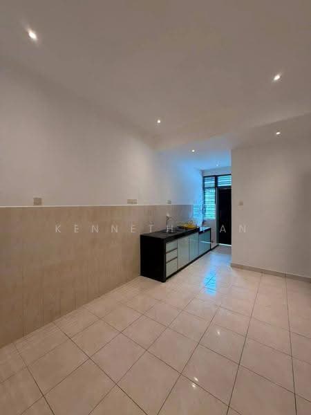 Terraced House for Sale in Taman Mount Austin (Tebrau) - Kenneth Tan - Kitchen - PropertyGuru.com.my