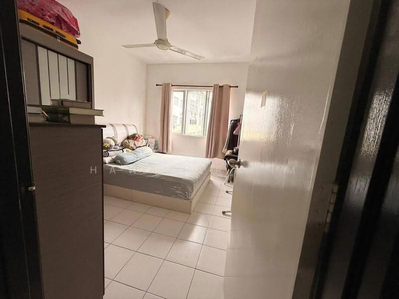 Apartment for Sale at Teratai Apartment @ Taman Sutera - Hawa Ibrahim - Bedroom - PropertyGuru.com.my