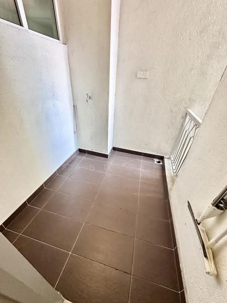 Kondominium untuk Disewa di Hijauan Saujana - Sand Yip - Balcony - PropertyGuru.com.my