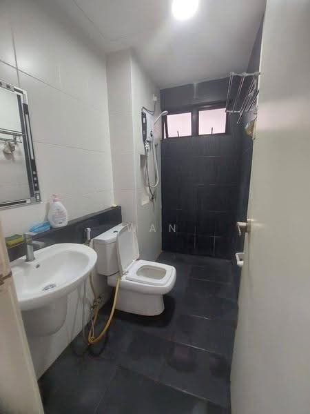 Kediaman Servis untuk Disewa di Sky Peak Residences - Wan Ning - Bathroom - PropertyGuru.com.my
