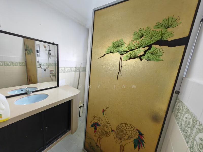 2-storey Terraced House for Sale in Taman Cheng Baru (Cheng) - Harry Law - Bathroom - PropertyGuru.com.my