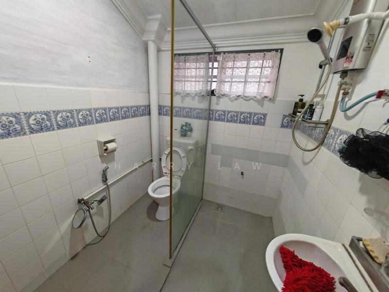 2-storey Terraced House for Sale in Taman Cheng Baru (Cheng) - Harry Law - Bathroom - PropertyGuru.com.my